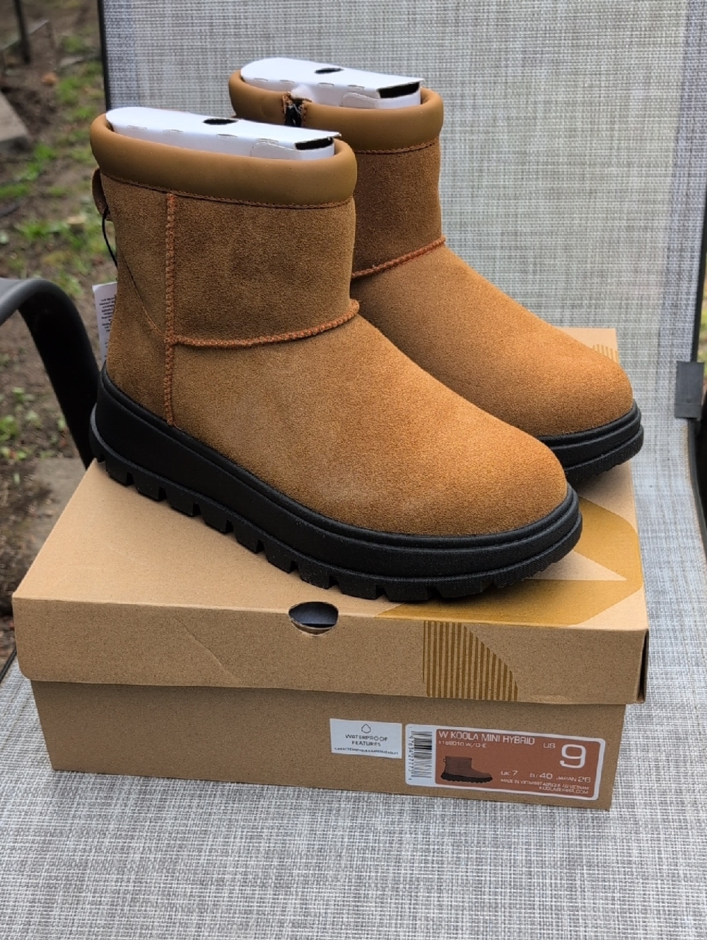 Koolaburra By UGG Chestnut Mini Hybrid Ankle Boots with Black Sole